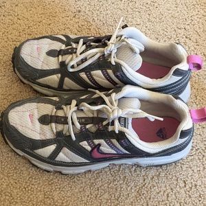 Women’s Nike trail running Alvord Series, size 8.5